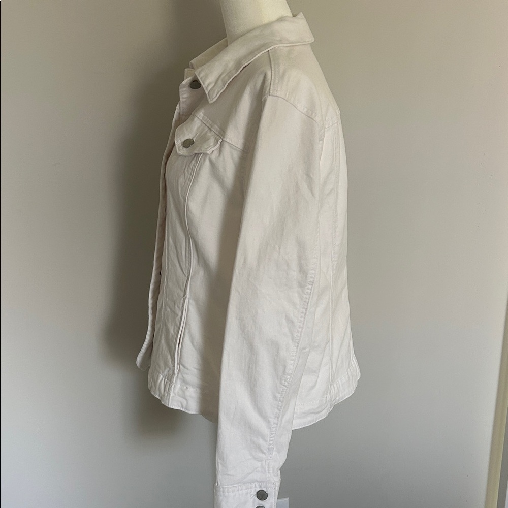 Women’s Charter Club White Denim Jacket with Button Front Size L - Picture 4 of 10